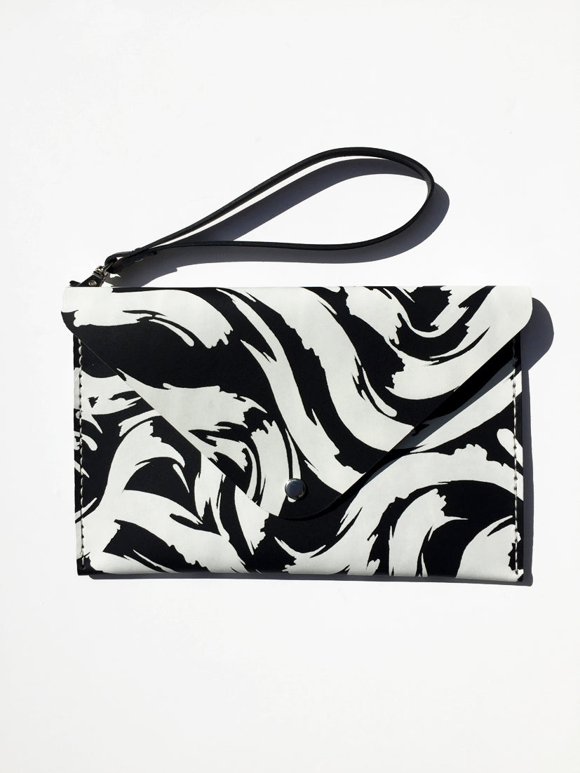 NEW WAVE ENVELOPE CLUTCH - BLACK AND WHITE