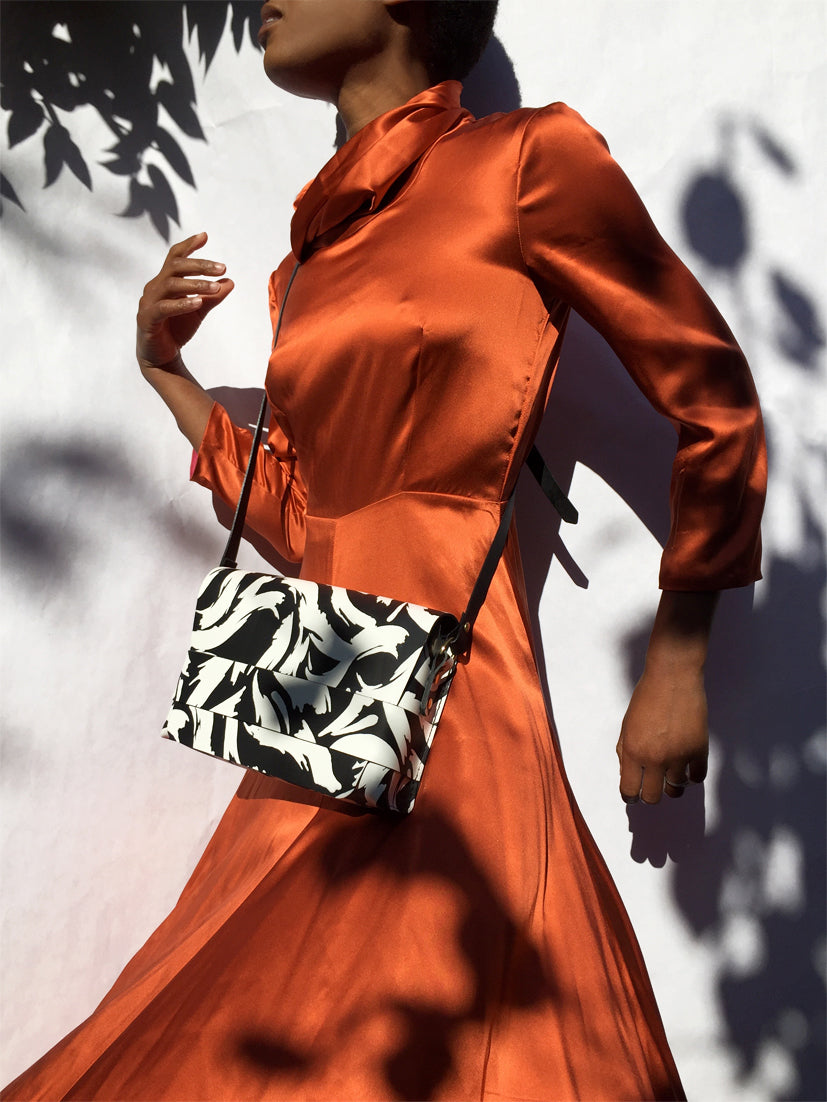 NEW WAVE SHOULDER BAG - BLACK AND WHITE - MEDIUM