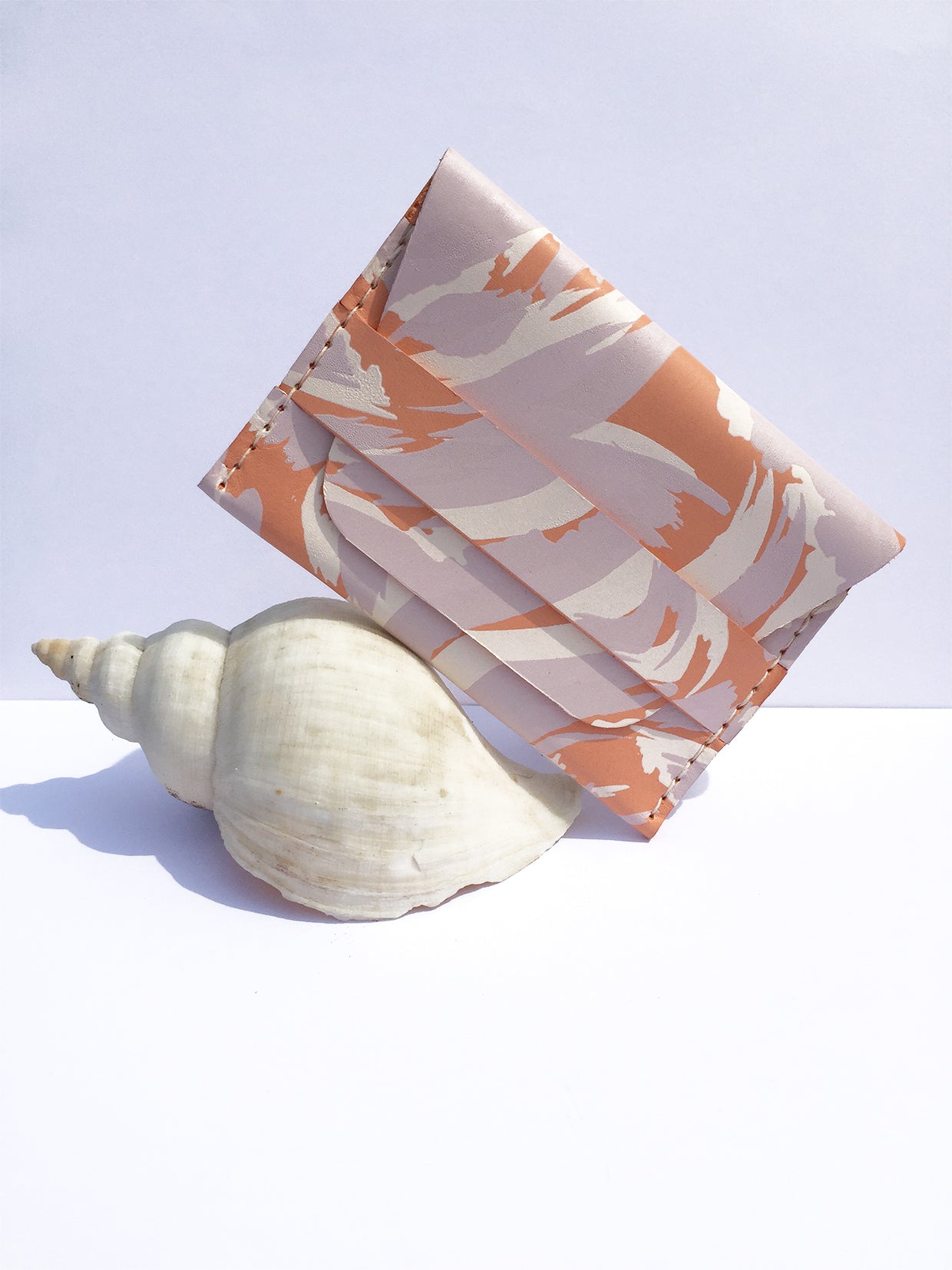 NEW WAVE CARDHOLDER - CORAL LILAC