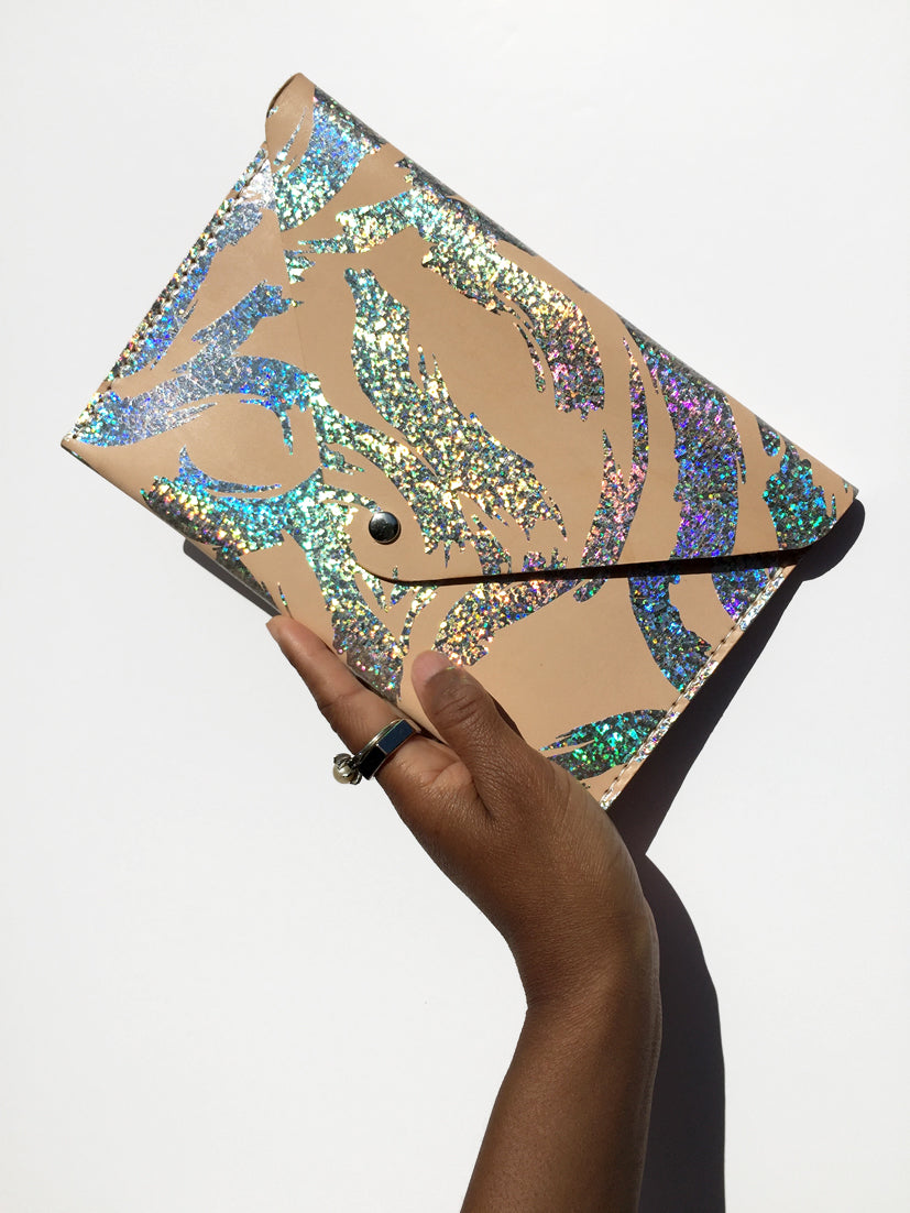 NEW WAVE ENVELOPE CLUTCH - SILVER SPARKLE