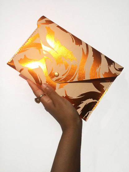 NEW WAVE ENVELOPE CLUTCH - GOLDEN AMBER